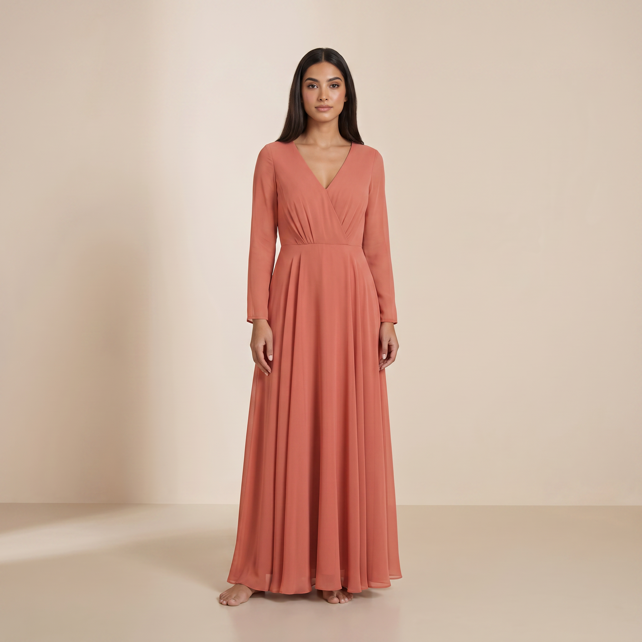 Herfst maxi jurk met lange mouwen in terracotta – slip dress in warme, aardse tinten