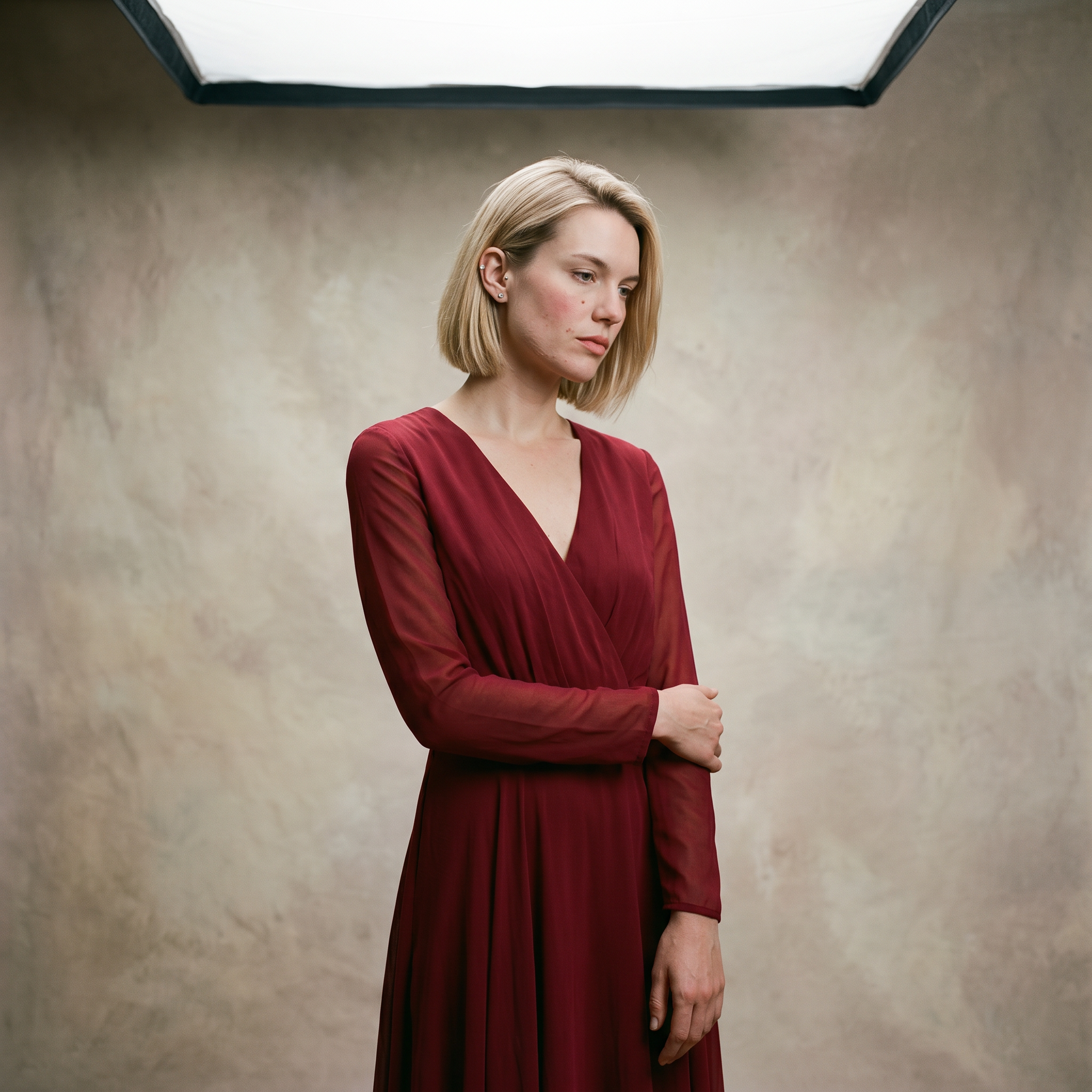 Lange slipdress met lange mouwen in diep bordeauxrood